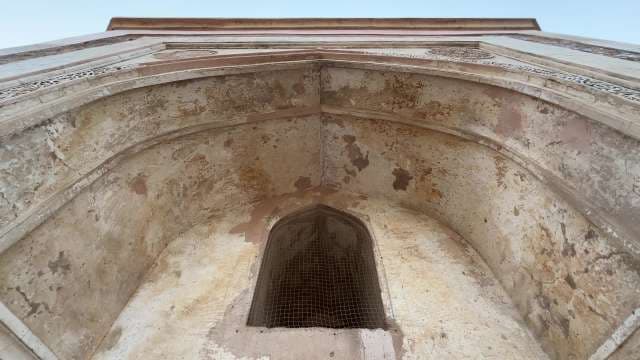 Ancient Mughal Archway With Ornate Detailing in Delhi