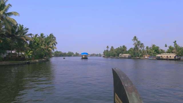 Scenic Kerala Backwaters Houseboat Journey
