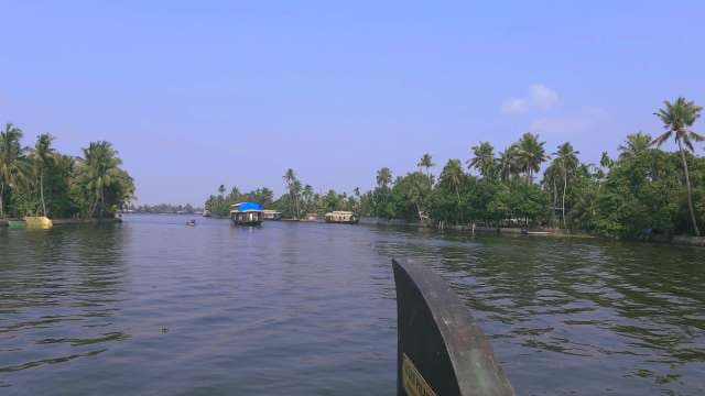 Serene Kerala Backwaters Houseboat Journey