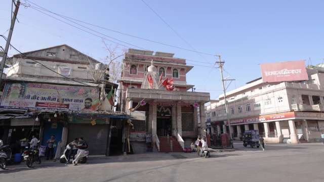 Busy Street View Outside Shri Balaji Hanuman Mandir in Indore