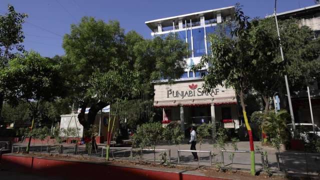 Punjabi Saraf Restaurant Exterior in Indore City