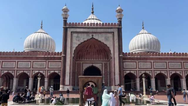 Exploring Jama Masjid: Delhi’s Iconic Mughal Mosque