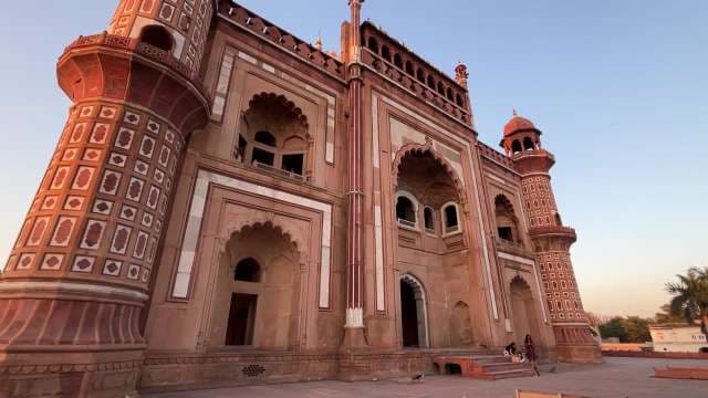 Majestic Safdarjung Tomb at Sunset: Mughal Architectural Marvel