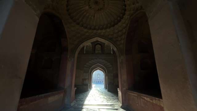 Exploring Mughal Architecture at Humayun's Tomb in Delhi