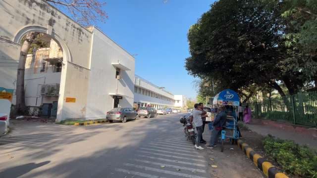 Lively Street Scene Near India Habitat Centre Delhi