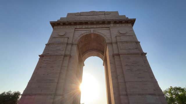 Sunrise at India Gate in New Delhi: Iconic Monument View