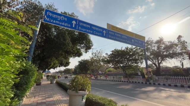 Sunny Day Walk Near Supreme Court and Nizamuddin, Delhi