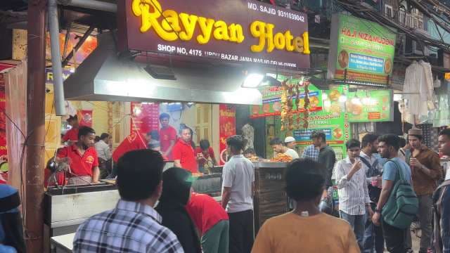 Rayyan Hotel Street Food Scene at Urdu Bazar Delhi