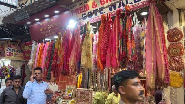 Vibrant Street Market Shopping in Old Delhi Kinari Bazaar