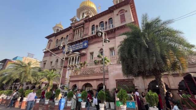 Gurdwara Sis Ganj Sahib: Historic Sikh Landmark in Delhi