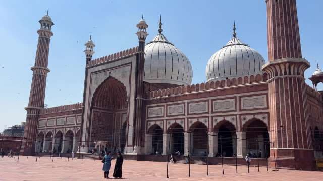 Majestic Jama Masjid in Delhi: Mughal Architecture Unveiled