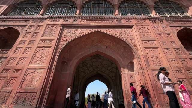 Exploring the Magnificent Red Fort Gateway in Delhi