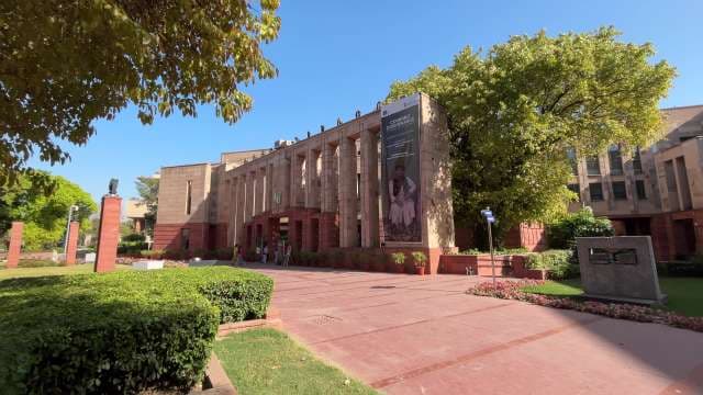 Exploring the National Gallery of Modern Art in New Delhi
