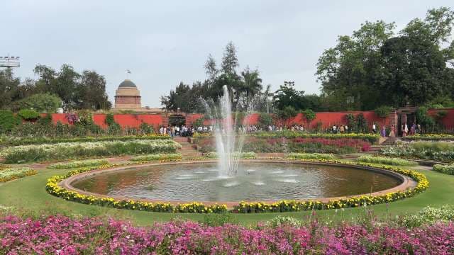 Beautiful Mughal Gardens and Fountain at Rashtrapati Bhavan