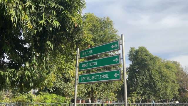 Directions to MP Flats, Amrit Udyan, and Central Secretariat Terminal