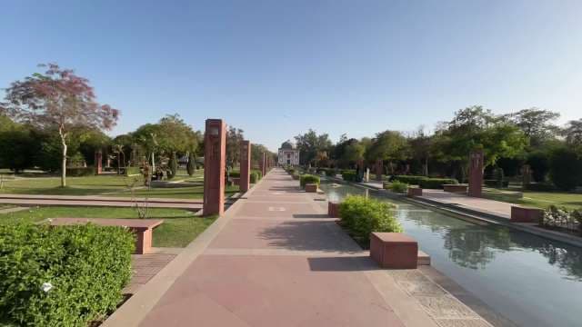 Exploring the Majestic Mughal Garden in Agra
