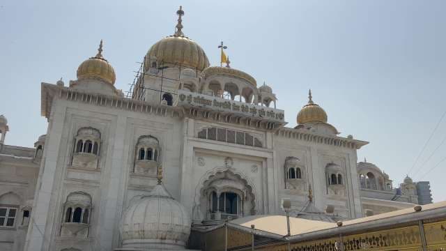 Majestic Gurudwara Bangla Sahib in Sunlit New Delhi