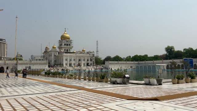 Gurudwara Bangla Sahib: Iconic Sikh Temple in New Delhi