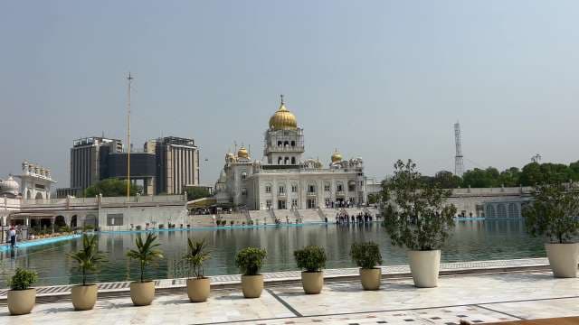 Gurudwara Bangla Sahib: Iconic Sikh Shrine in New Delhi