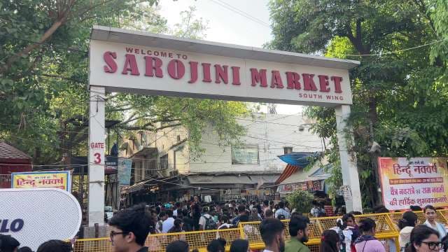 Bargain Shopping Rush at Sarojini Nagar Market South Wing