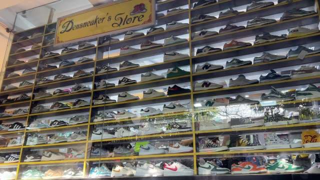 Trendy Sneaker Showcase at Densneaker's Store Window Display