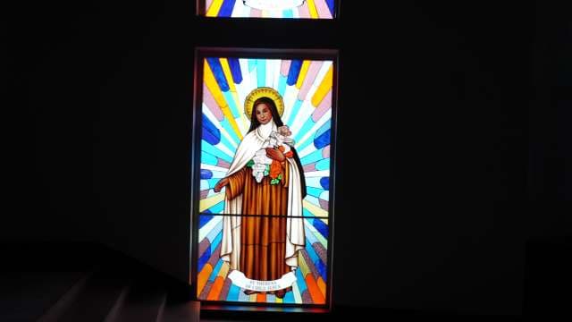 Stunning Stained Glass Depiction of Saint Therese
