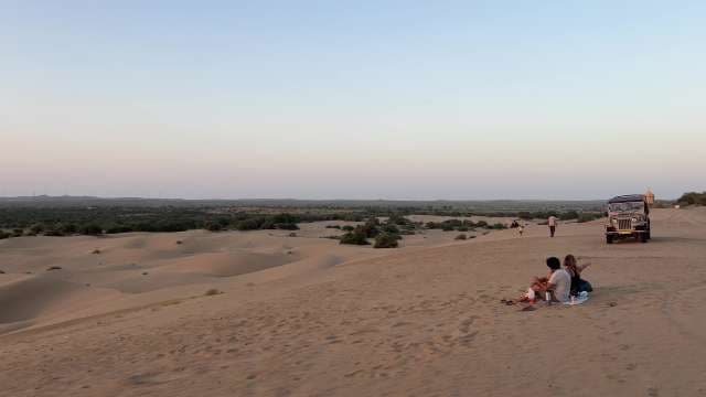 Sunset Desert Safari Adventure With Jeep and Tourists