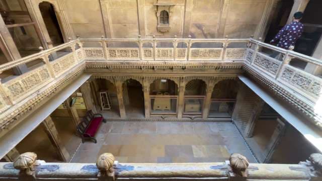 Exploring Ornate Courtyard Architecture of Jaisalmer Haveli