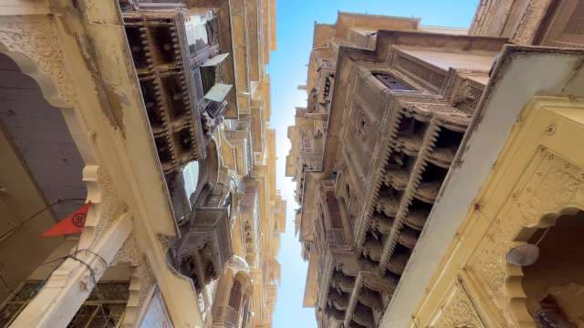 Ornate Sandstone Havelis of Jaisalmer: Architectural Marvels