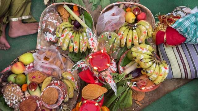 Hindu Ritual Offerings: Fruits, Flowers & Traditional Puja