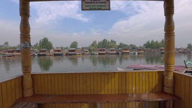 Luxurious Dal Lake Houseboat Serenity
