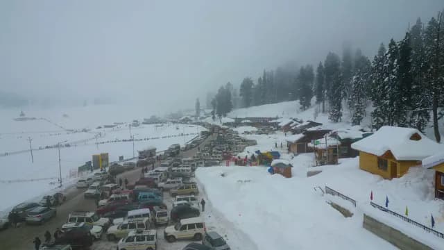Busy Winter Parking Lot in Snowy Himalayan Mountain Resort in Srinagar