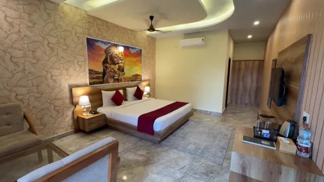 Modern Hotel Room Interior with Elegant Decor and Warm Lighting